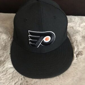 NHL Fanatics Branded Black Philadelphia Flyers Core Primary Logo Fitted - Hat